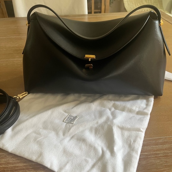 TOTEME Black t-lock - Picture 7 of 13